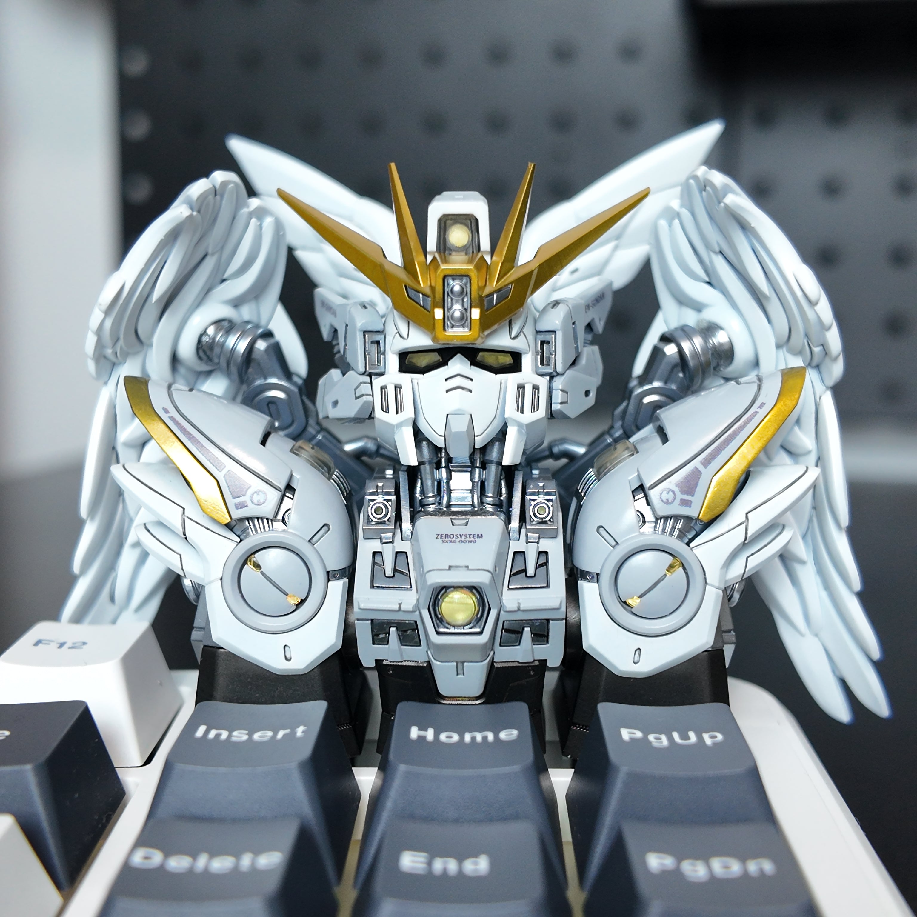 Gundam artisan keycap handmade resin