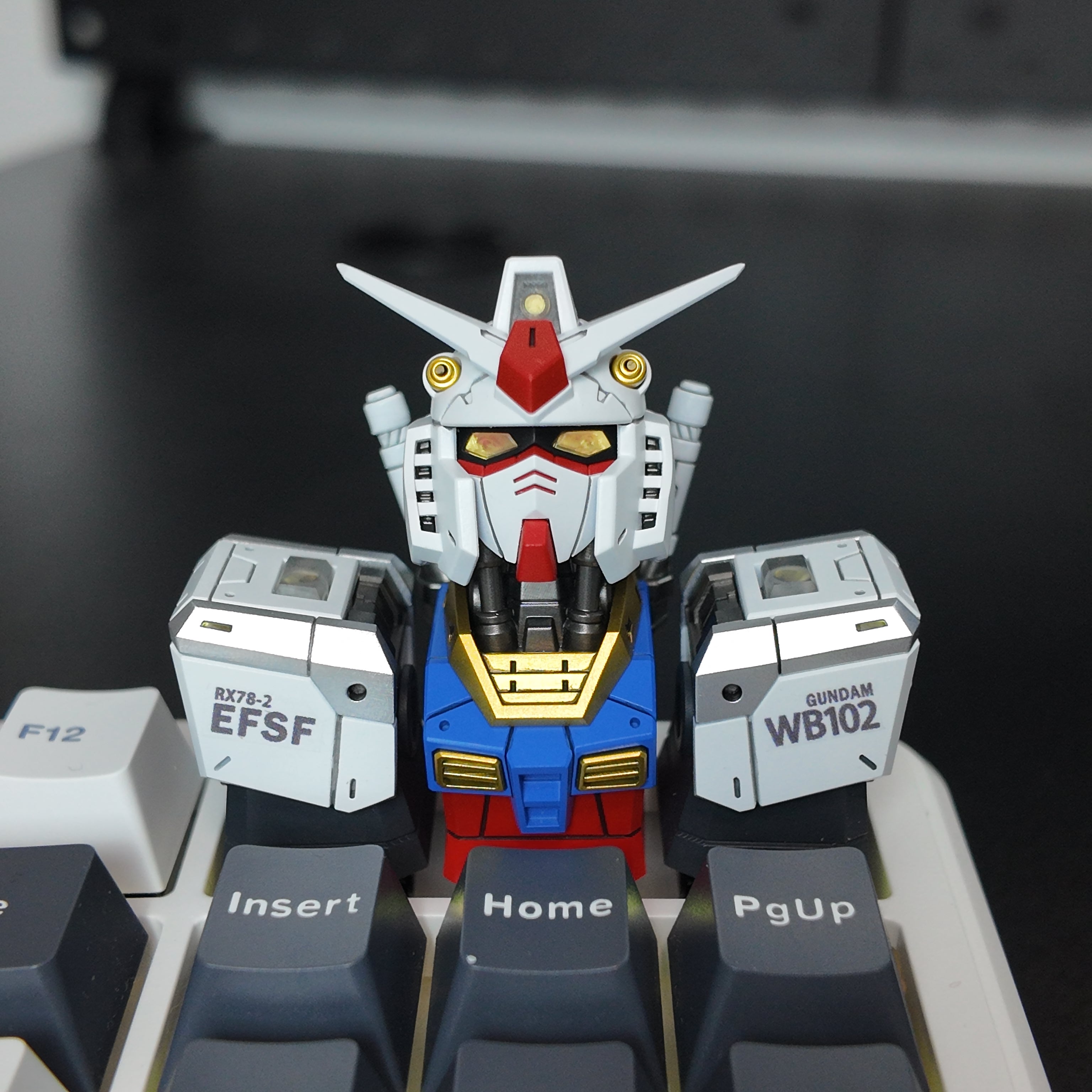 Gundam artisan keycap handmade resin