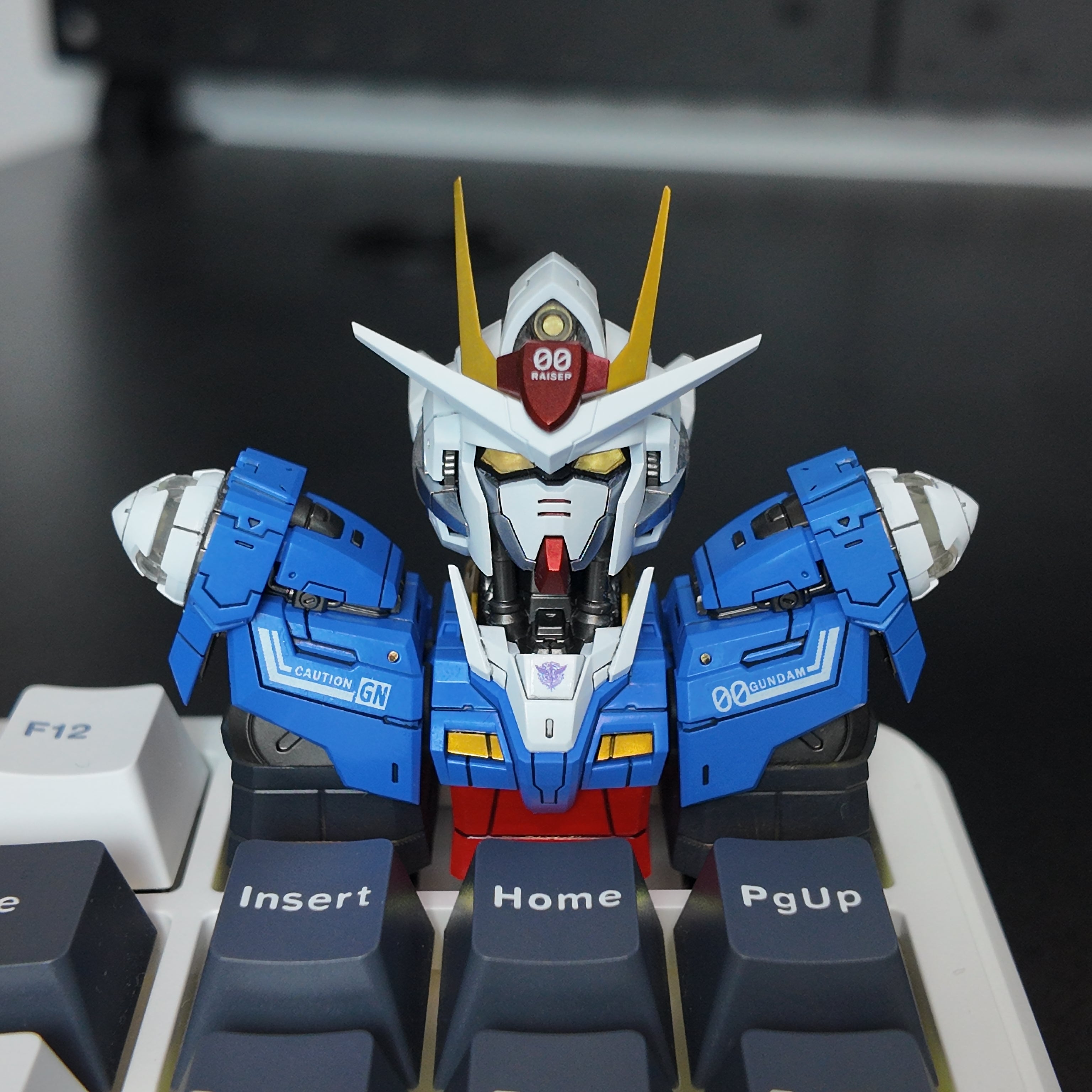 00 Gundam artisan keycap handmade resin