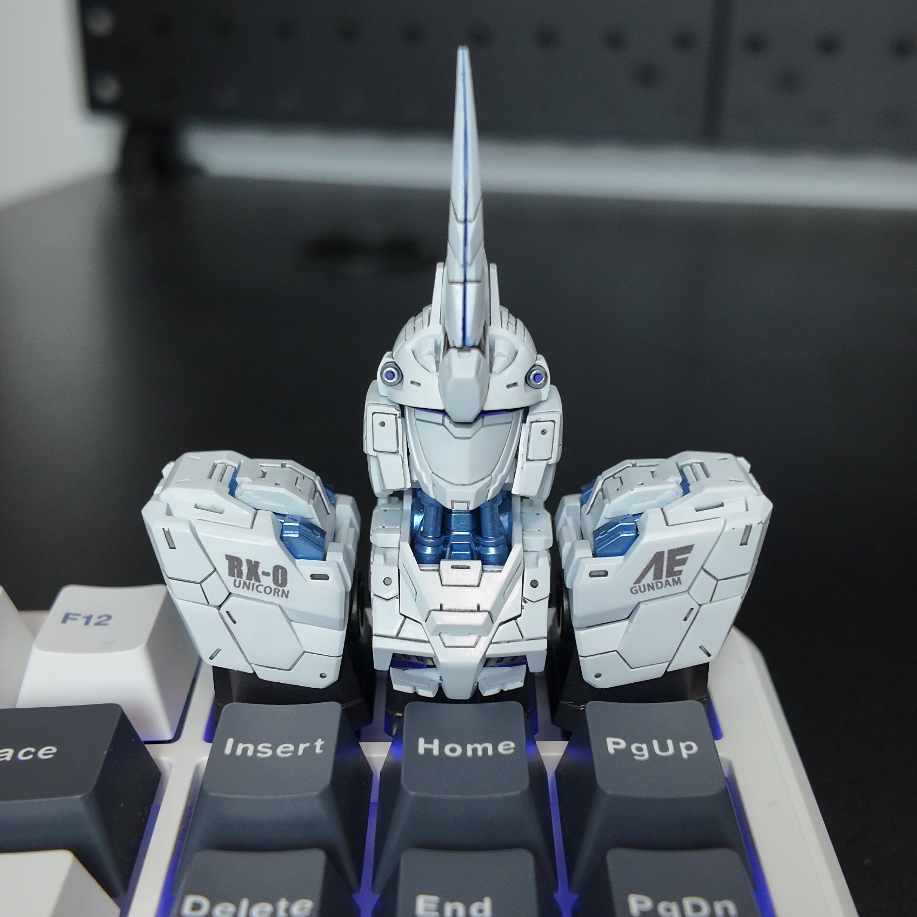 Unicorn Gundam Transformable Resin Keycap | Collectible Artisan Keycap