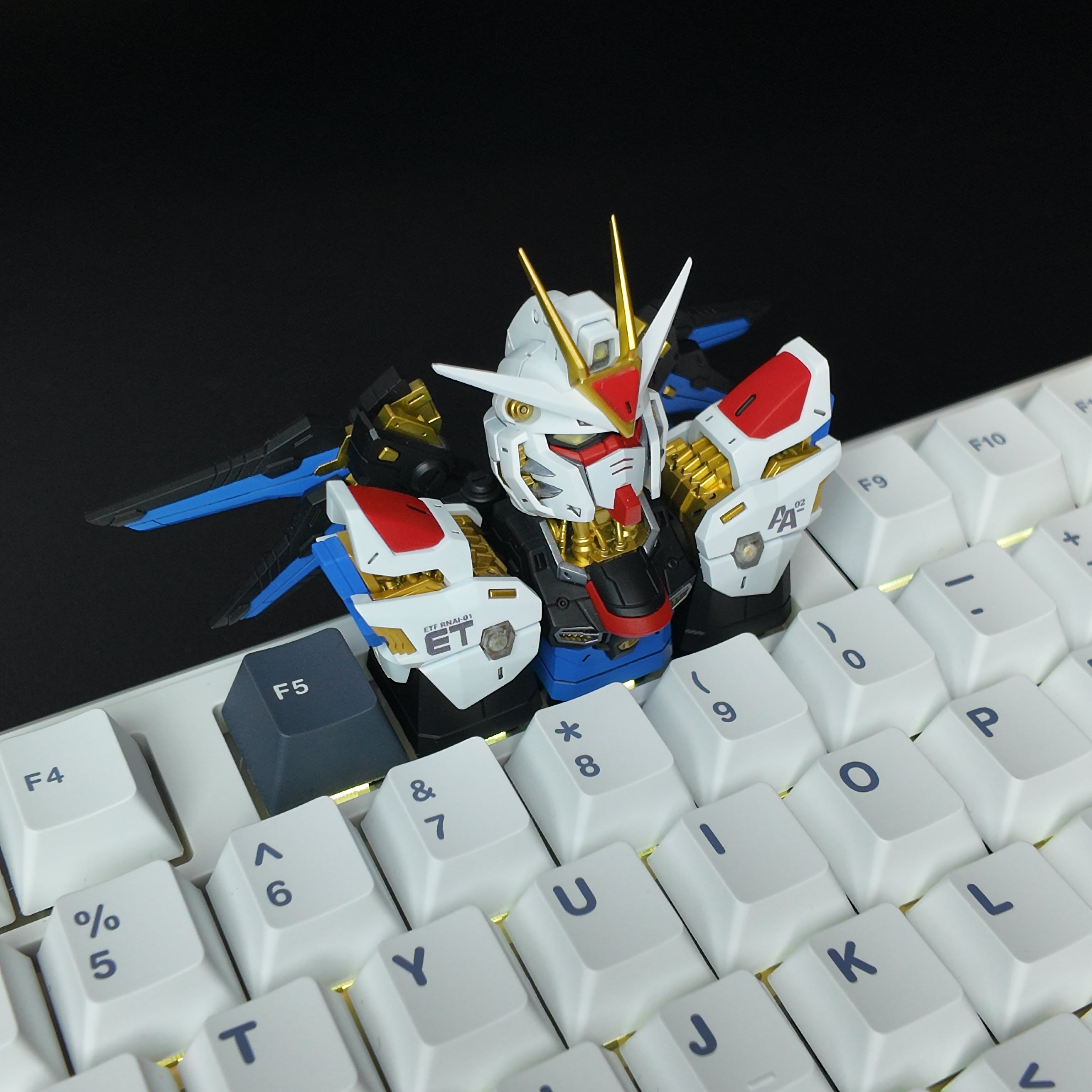 ZGMF-X20A Strike Freedom Gundam Resin Keycap | Collectible Artisan Keycap
