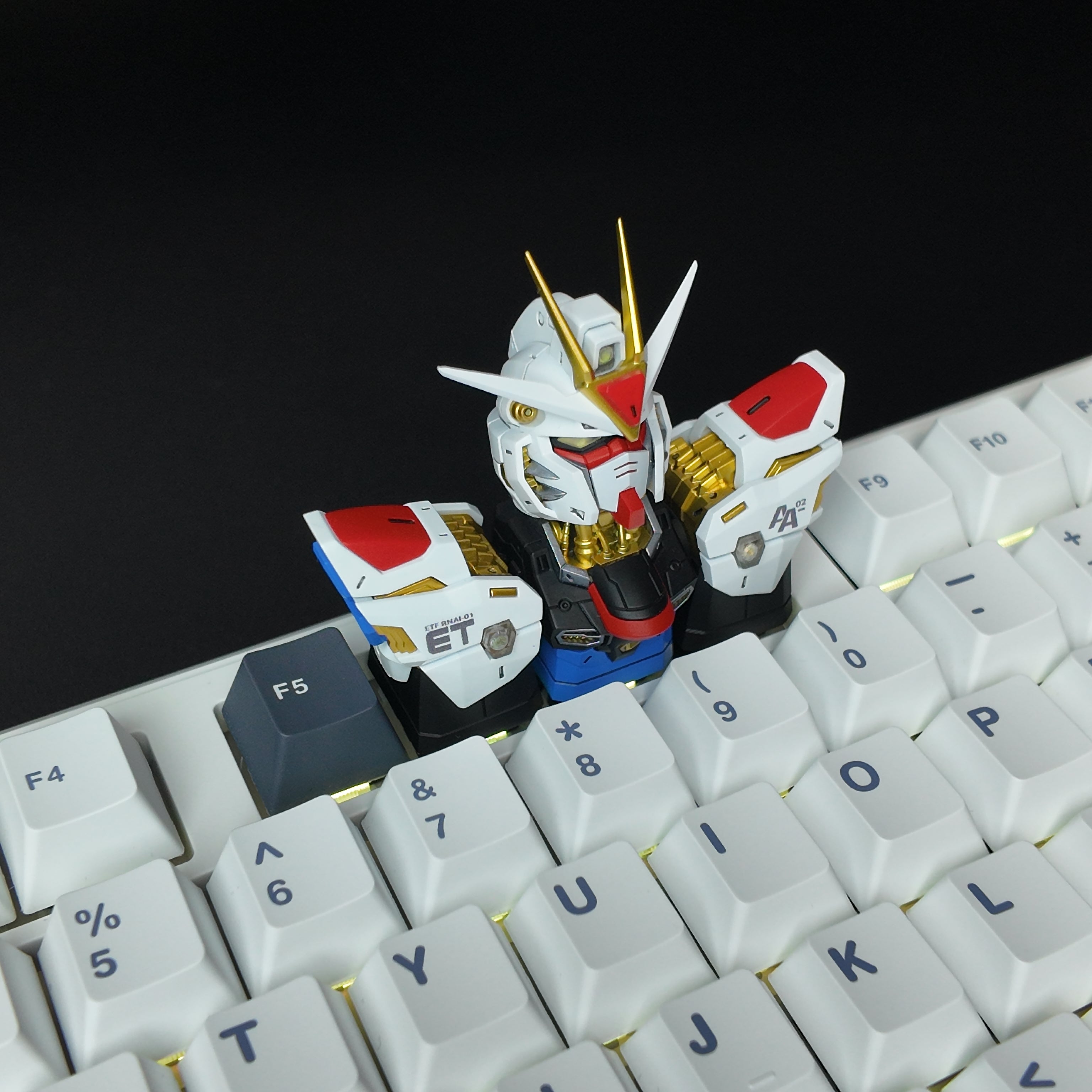 ZGMF-X20A Strike Freedom Gundam Resin Keycap | Collectible Artisan Keycap