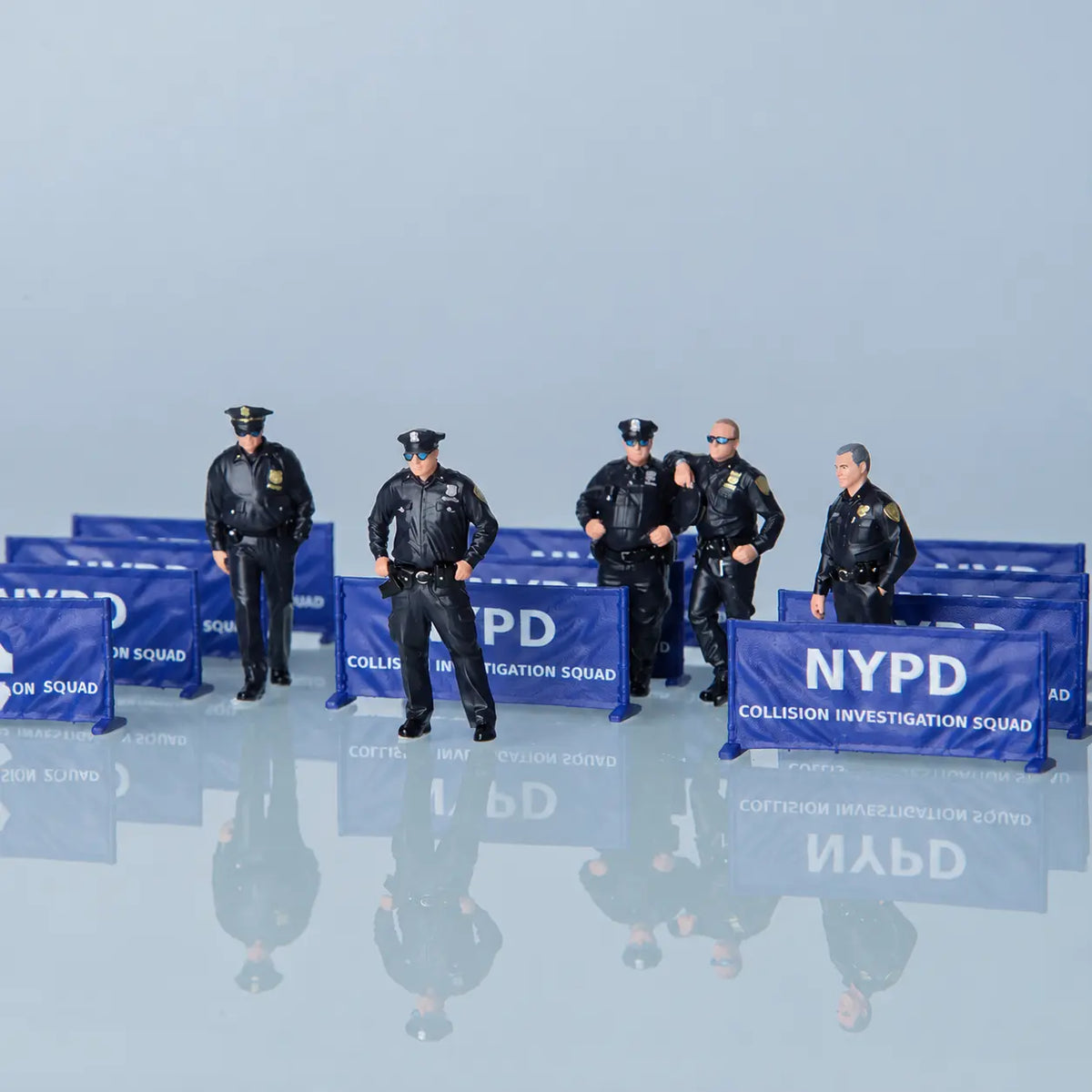 1;64 NYPD Police Officer Figurine Set