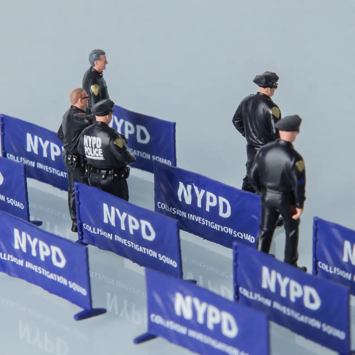 1;64 NYPD Police Officer Figurine Set