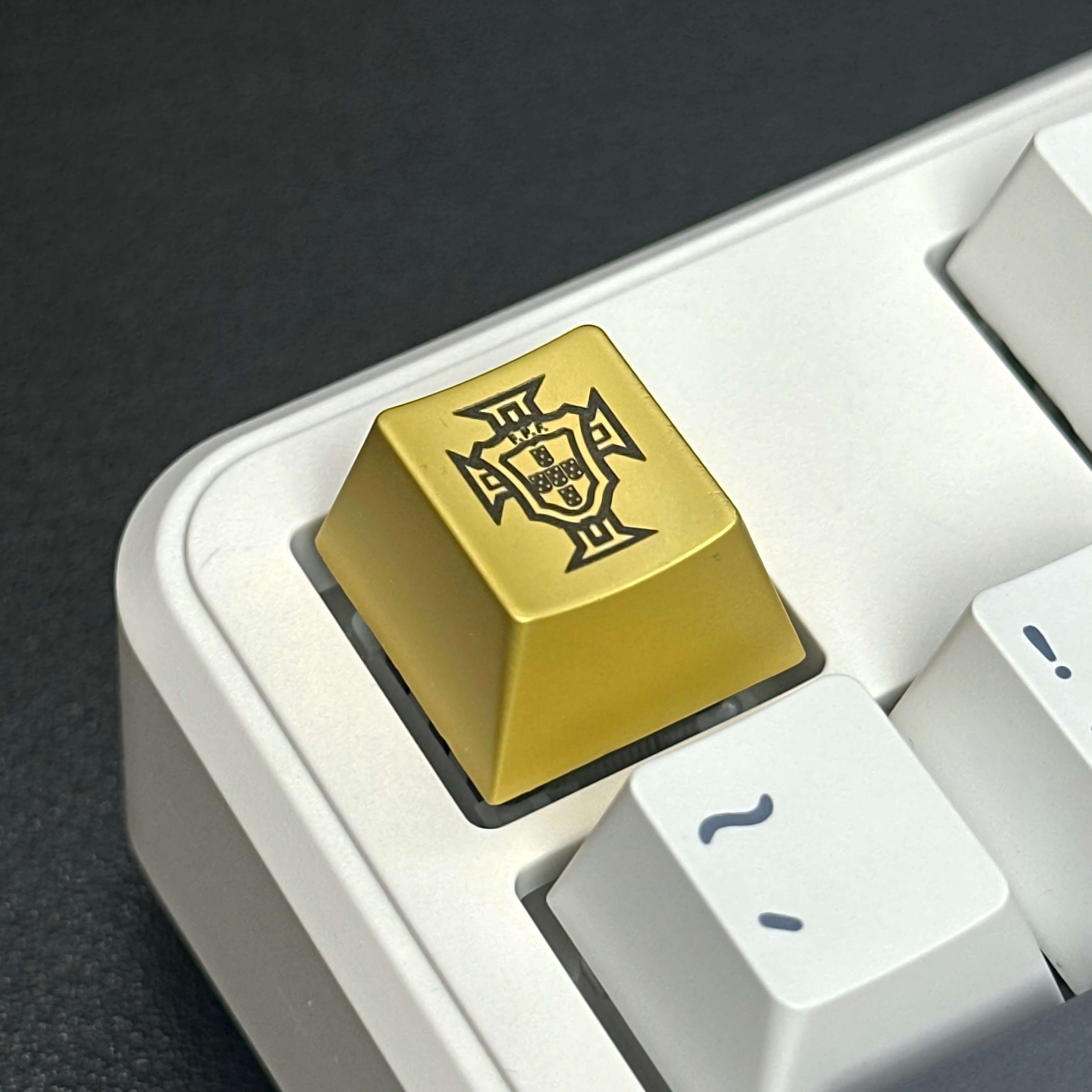 Portugal Crest Football Crest Artisan Keycap – Metal Collectible