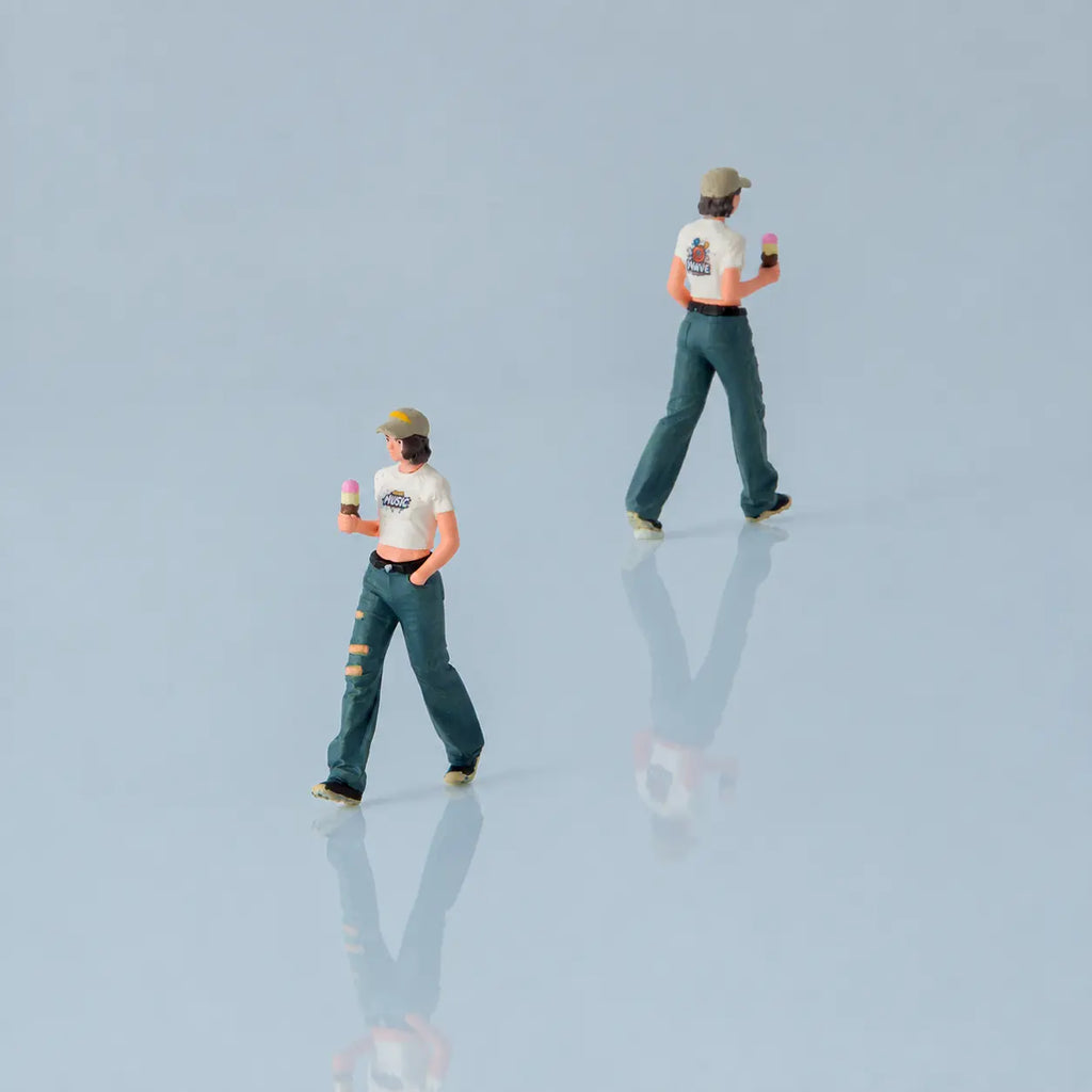 1;64 Street Style Female Figurine Set