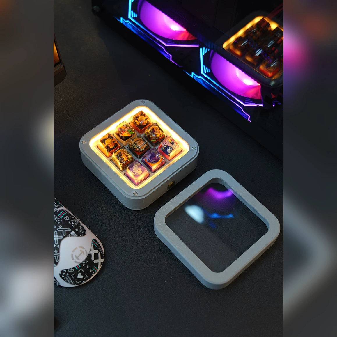 Infinite Dimmable Light 9-Grid Keycap Storage Case